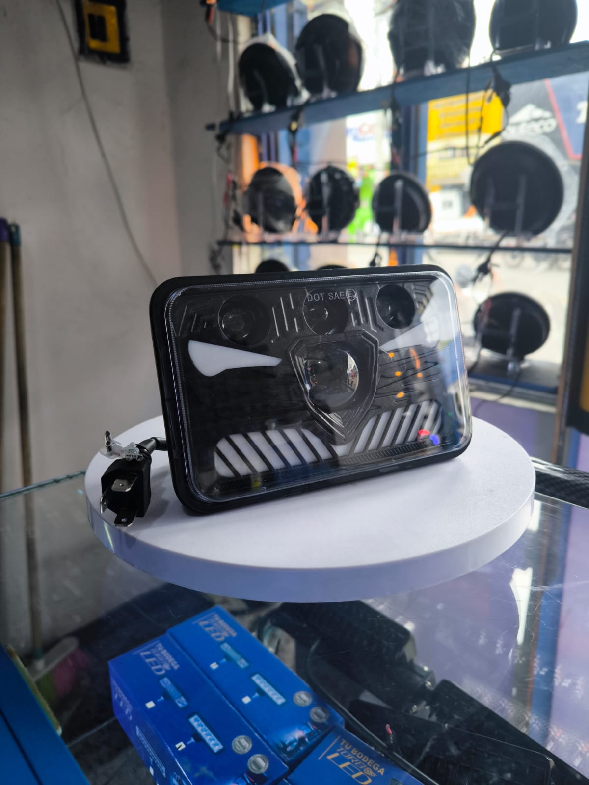 Miniatura 2 de PAR DE FAROLAS KENWORTH (TB507)